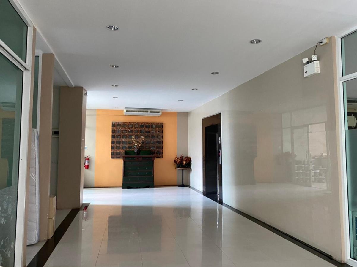 Leenova Place Bangkok Dış mekan fotoğraf