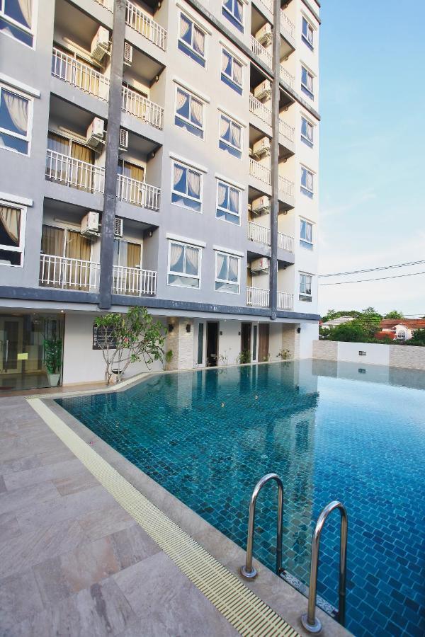 Leenova Place Bangkok Dış mekan fotoğraf