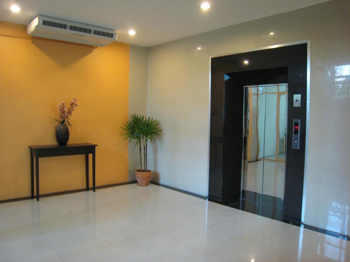 Leenova Place Bangkok Dış mekan fotoğraf