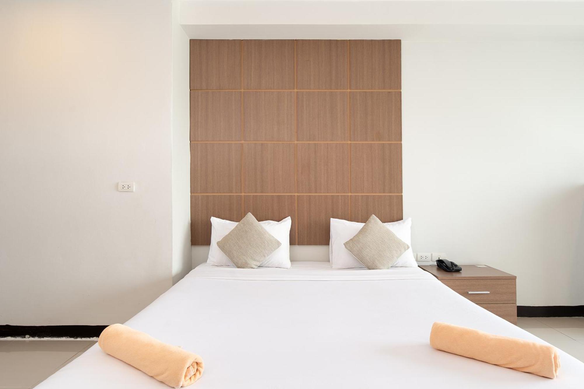 Leenova Place Bangkok Dış mekan fotoğraf