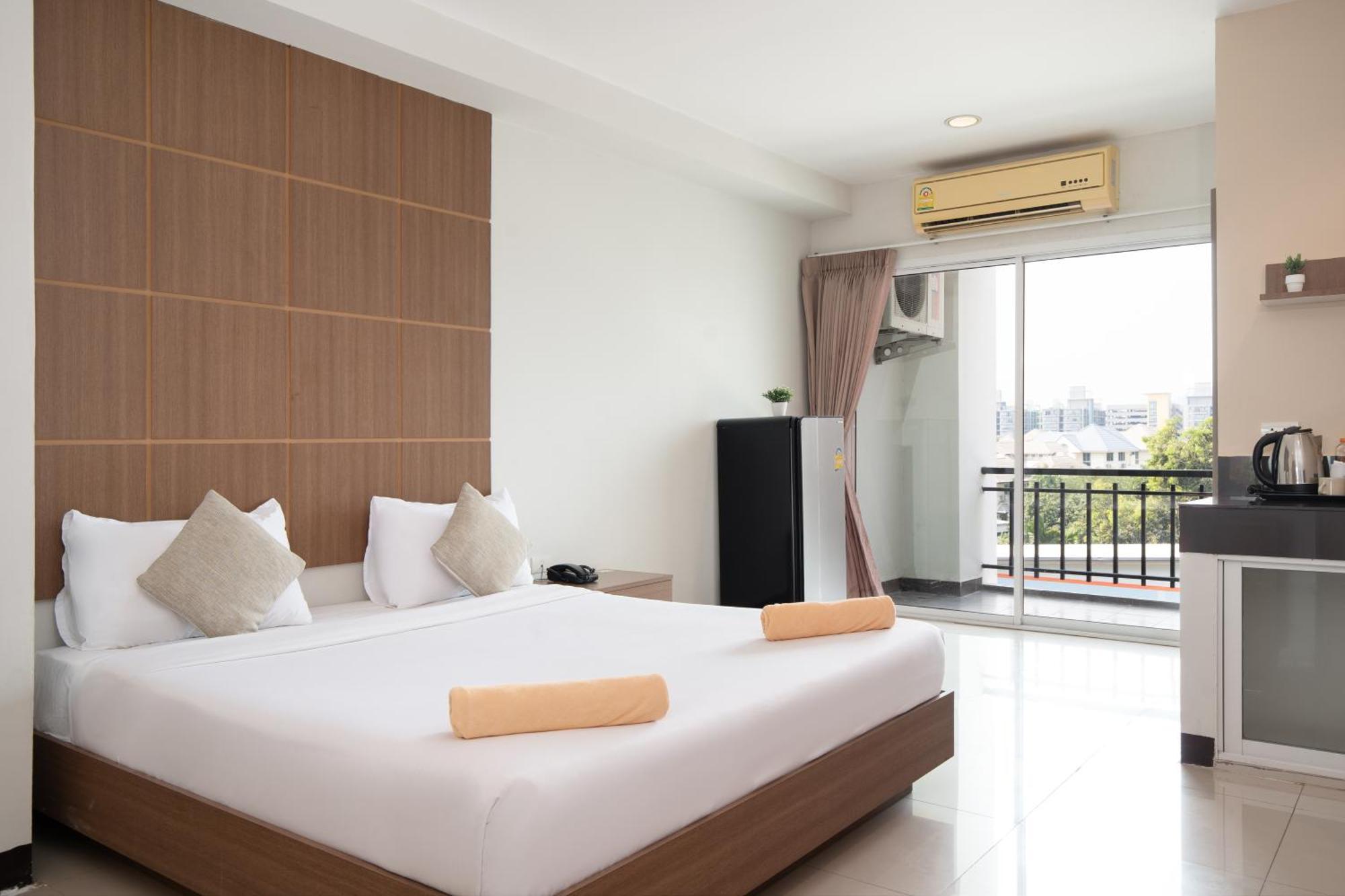 Leenova Place Bangkok Dış mekan fotoğraf
